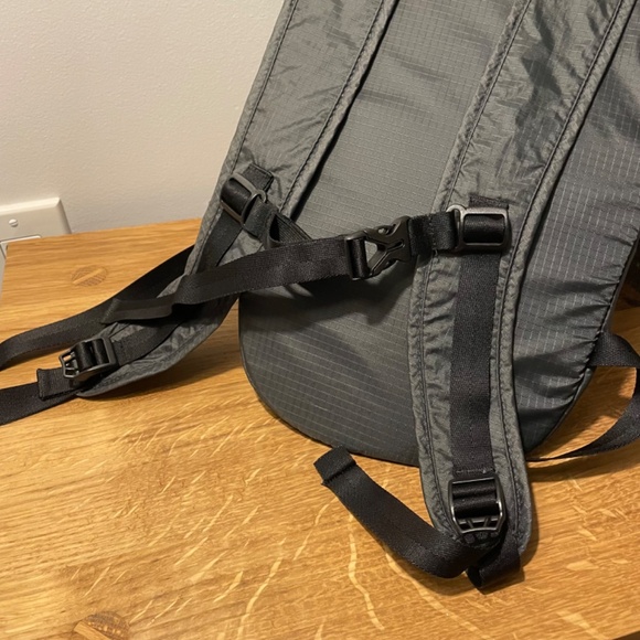 Mountain Equipment Co-op Backpack Lightweight Gray – LIKE NEW - Picture 13 of 14